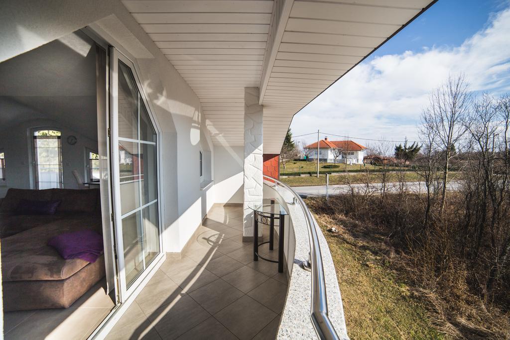 Guest House Melody Drežnik Grad Εξωτερικό φωτογραφία